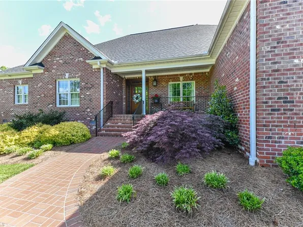 7410 Felloes Ct, Oak Ridge, NC 27310
