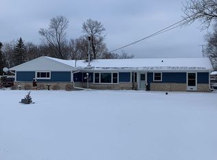 3179 County Rd W, Saukville, WI 53080