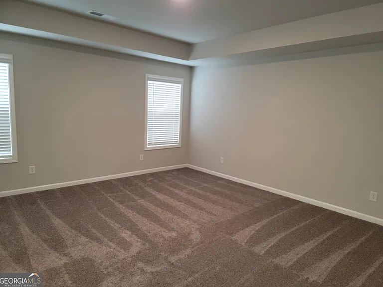 275 Southridge — Photo 20