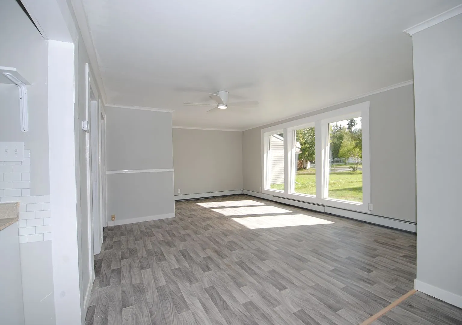 Farewell Avenue (230) — Photo 3