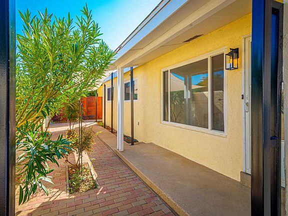 3rd image of 2937 San Pedro Dr NE