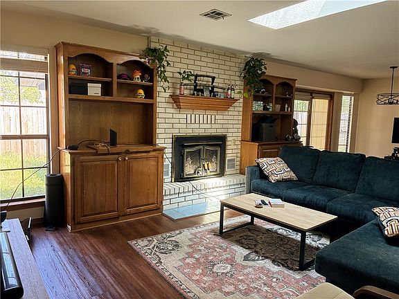 2nd image of 3403 & 3405 W Beechwood Dr