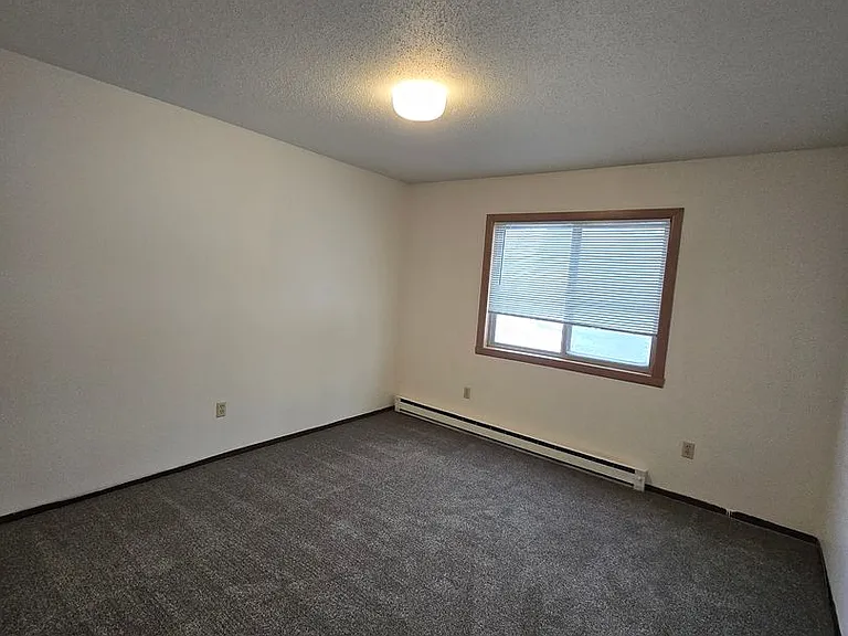 1408 Oak Manor Ave S — Photo 7