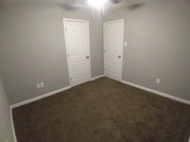 2402 Iowa Ave — Photo 14