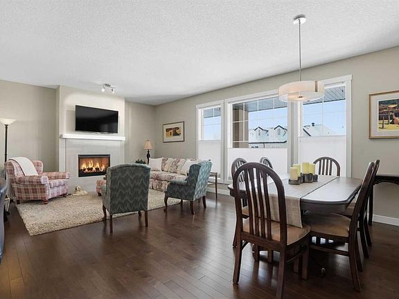 4th image of 26 Cranbrook Pl SE