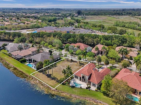 5th image of 19068 Park Ridge St