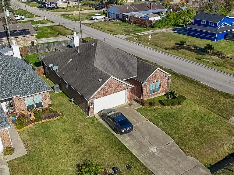 71 N Forrest Ave — Photo 38