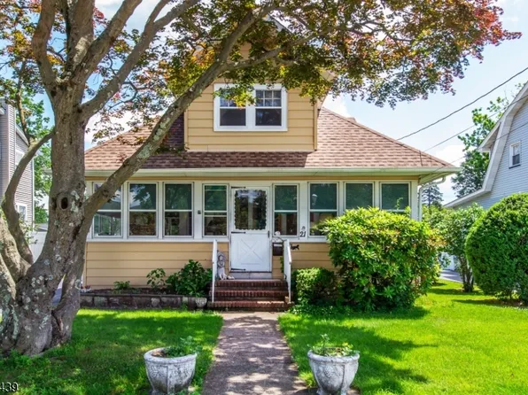 21 Riverdale Pkwy, Riverdale Boro, NJ 07457