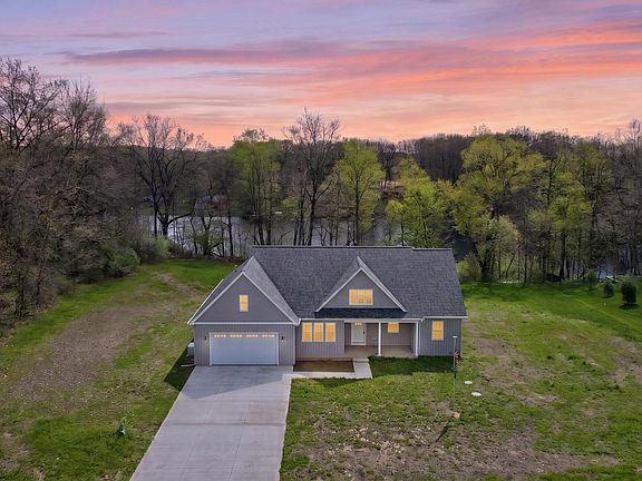 3rd image of 6313 Sweet Clover Hills Dr