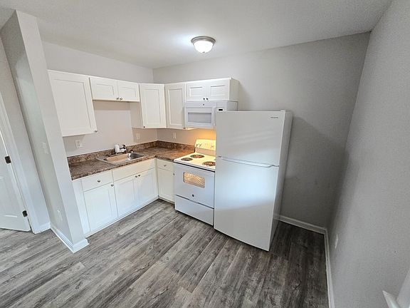 2nd image of 852 Little Bay Ave #8