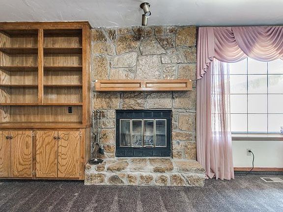 3rd image of 18504 Laurel Oak Dr