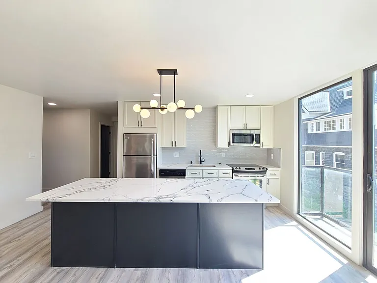 358 S Coeur D Alene St — Photo 35