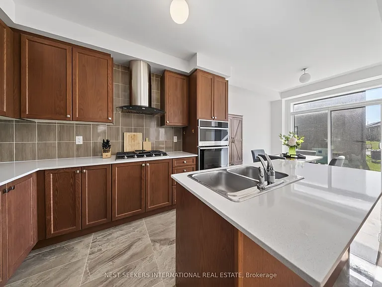 110 Hartington St — Photo 6