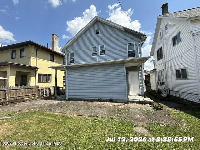 3 bed, 980 sqft, $1,350 — Photo 3