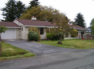 204 Tanbark Rd, Brookings, OR 97415