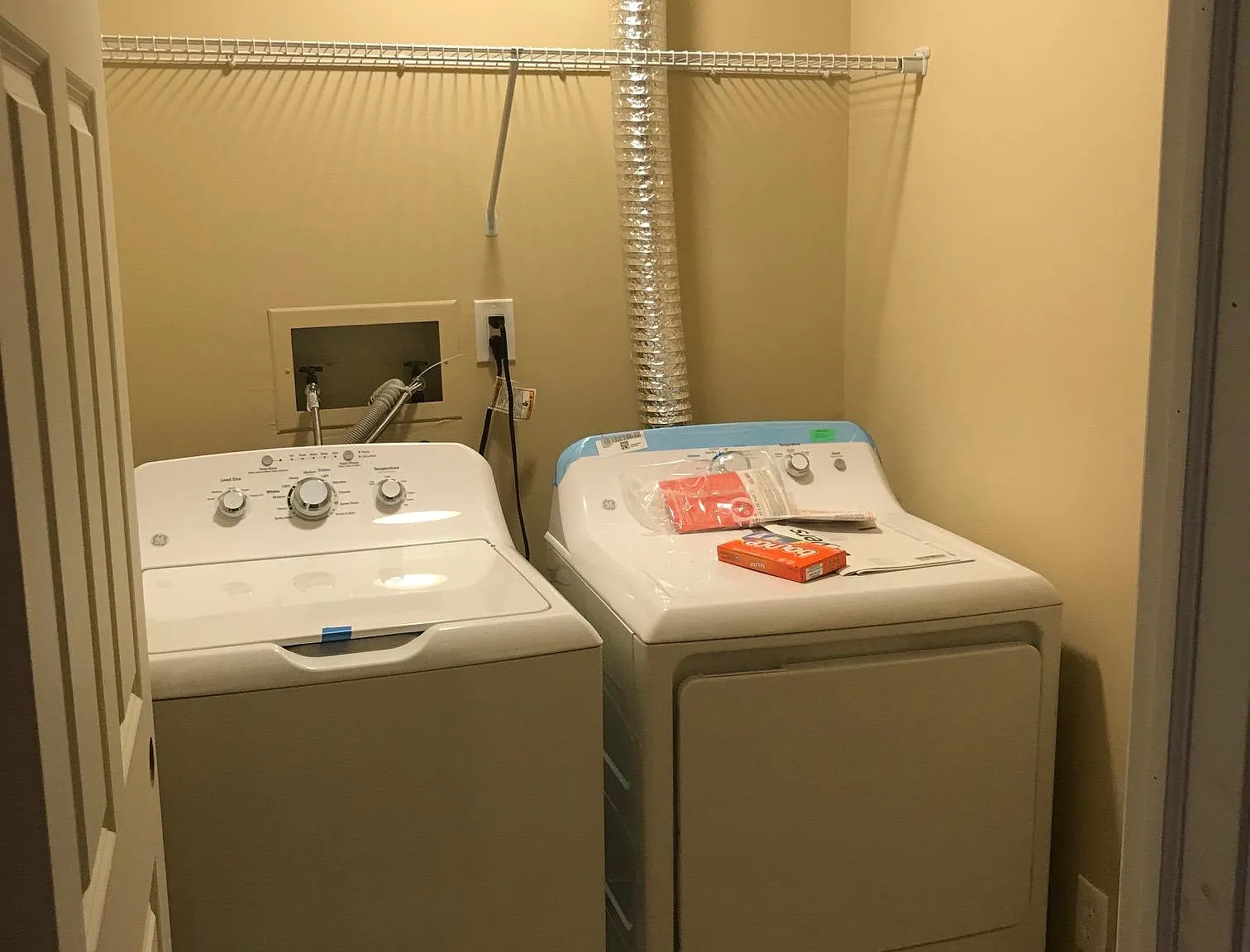 2 bed, 1.5 bath, 1087 sqft, $2,500 — Photo 3