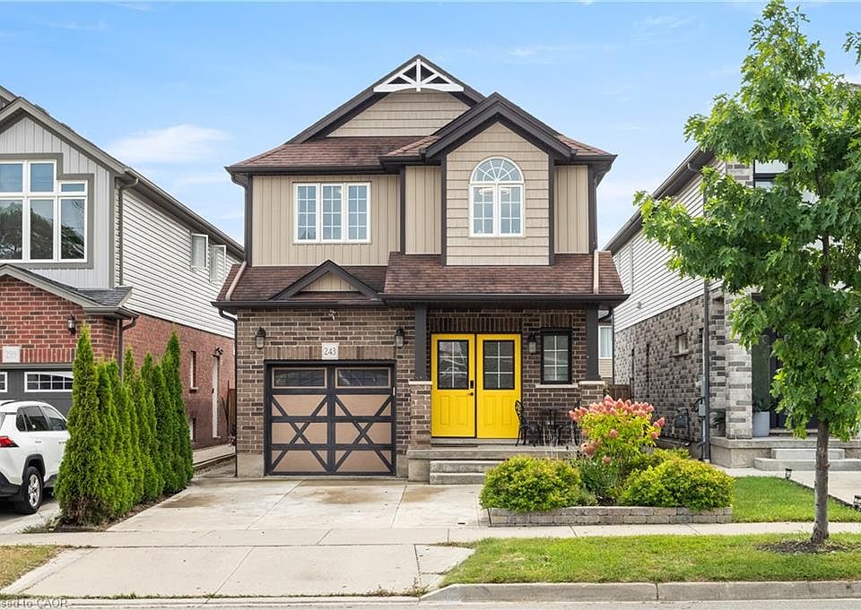 1st image of 243 Moorlands Cres