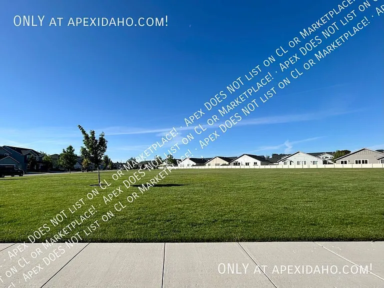 1354 E Argence St — Photo 33