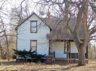 320 E Saline St, Lindsborg, KS 67456