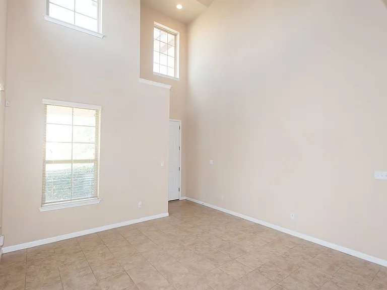 8113 Rosano St — Photo 7