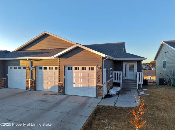 1292 23rd St W, Dickinson, ND 58601