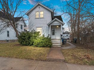 916 Wright St, Oshkosh, WI 54901