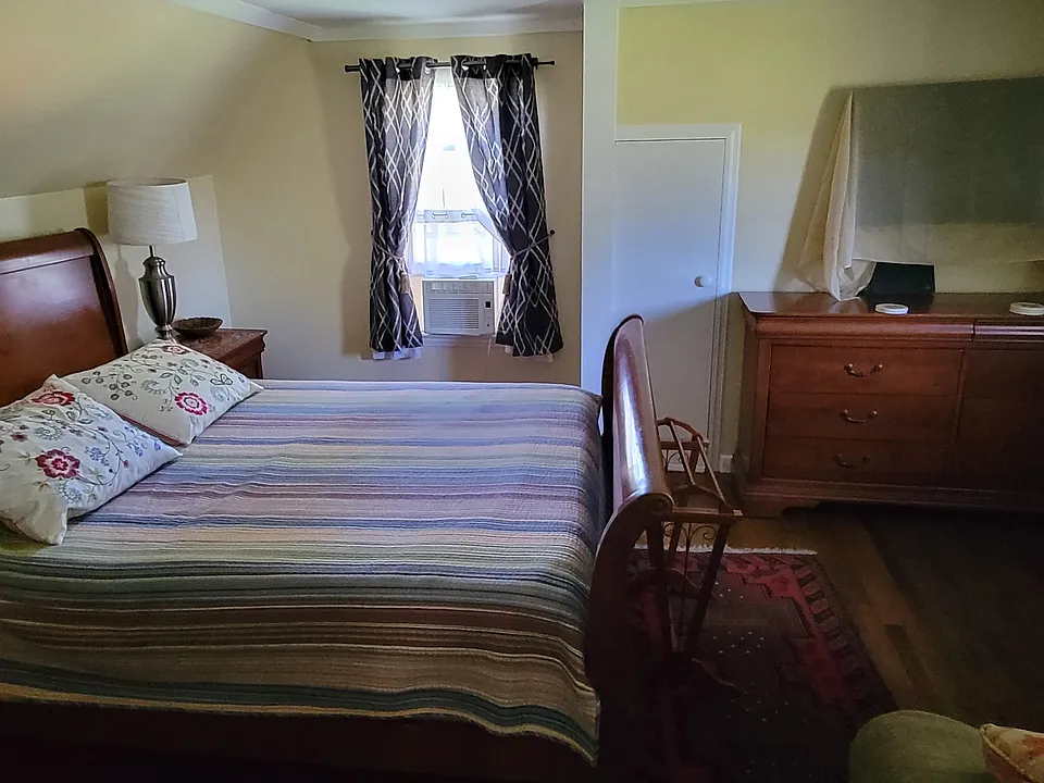 9 Hobson Ave #2