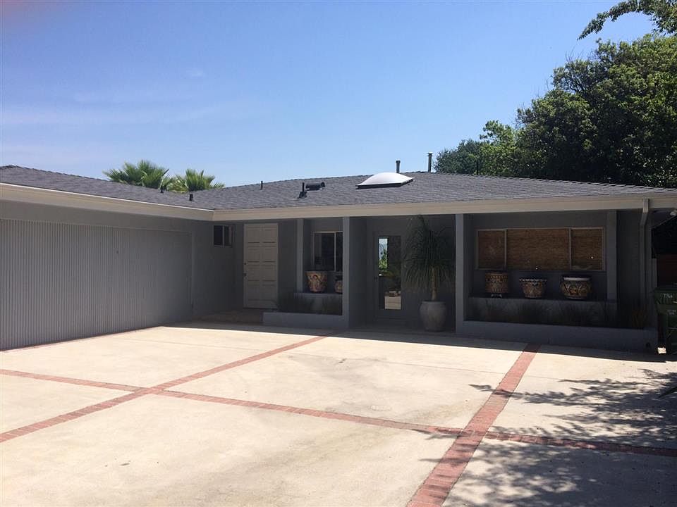 1st image of 7760 Torreyson Dr