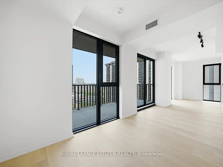 109 Erskine Ave #1502 — Photo 13