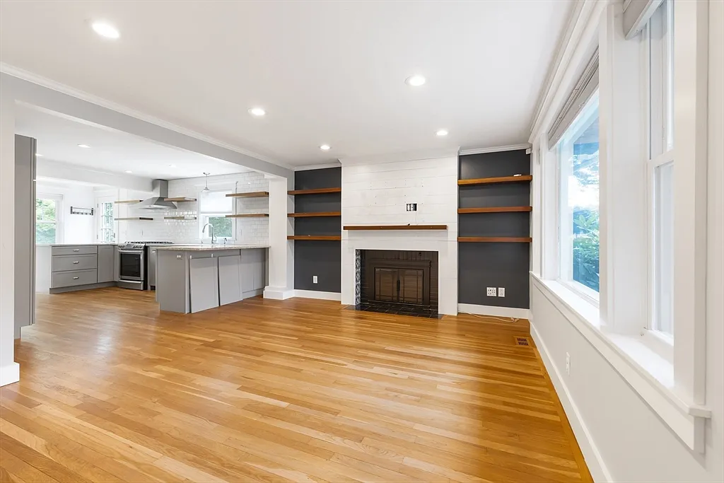 3 bed, 2.0 bath, 1790 sqft, $6,000 — Photo 3