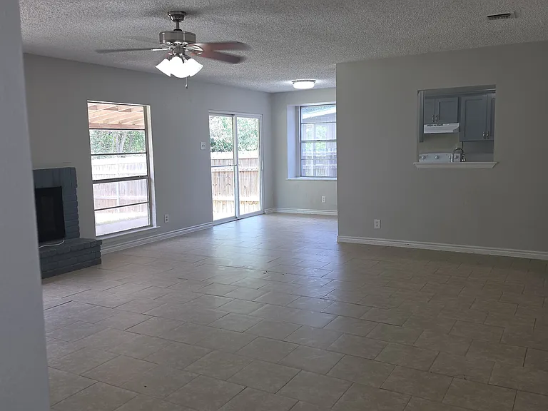 10562 Bounty Dr — Photo 18
