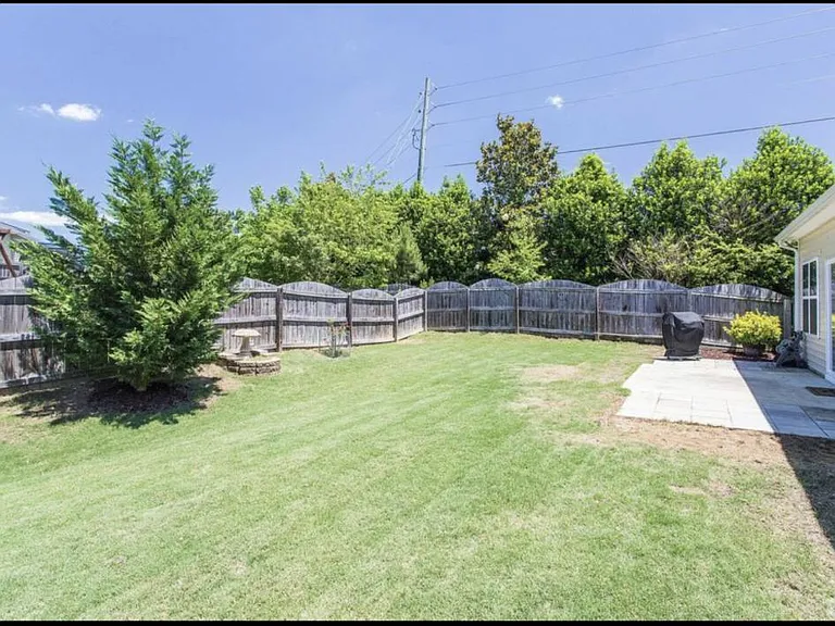 245 Breezemont Dr — Photo 8