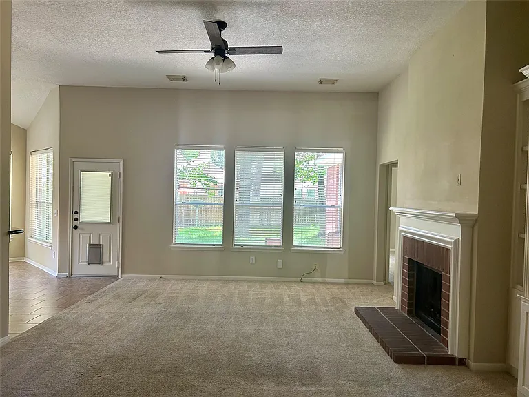 23 Tivoli Garden Ct — Photo 4
