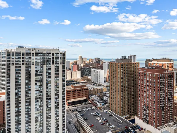 111 W Maple St APT 3305, Chicago, IL 60610