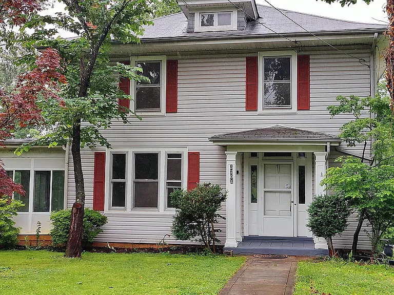 3704 Nicholas St — Photo 2