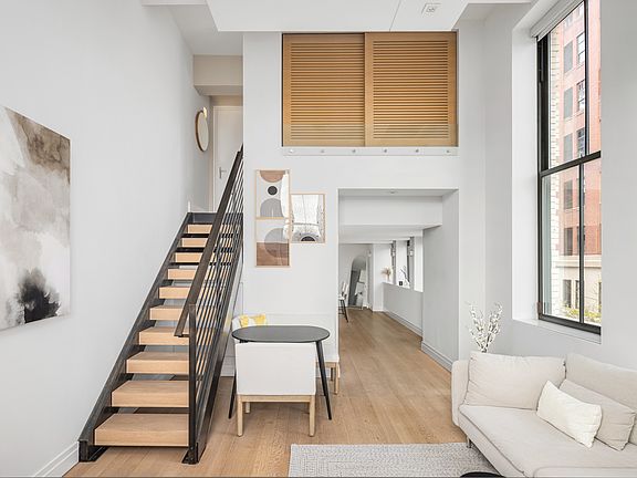 4th image of 421 Hudson St APT 301