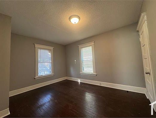5th image of 255 Sheridan St #2