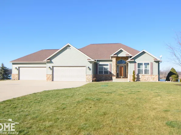 5355 Shipman Rd, Corunna, MI 48817