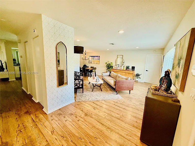 2411 NW 31st St — Photo 4