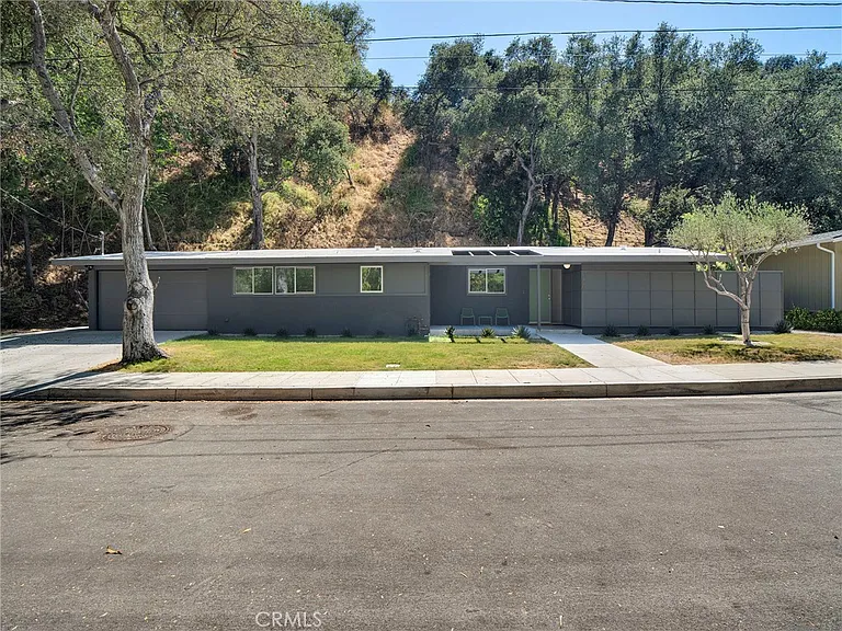 3505 El Lado Dr — Photo 2