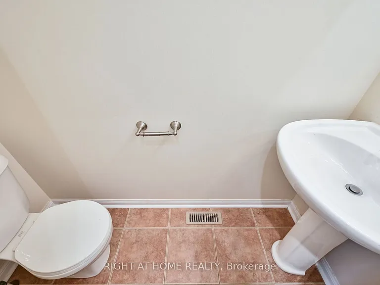 842 Luxton Dr — Photo 13