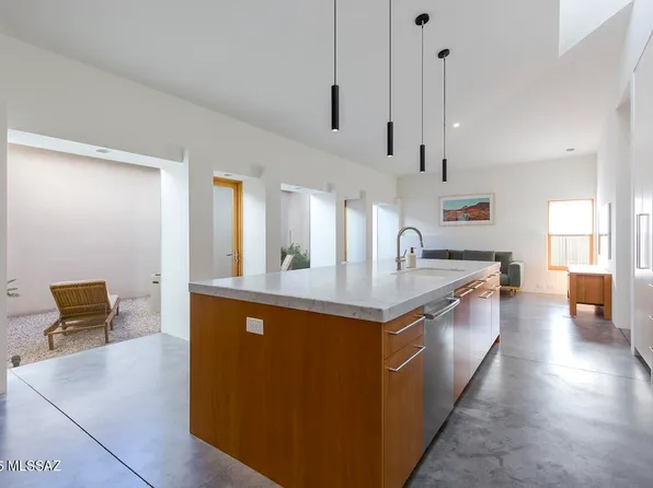 592 S 9th Ave, Tucson, AZ 85701