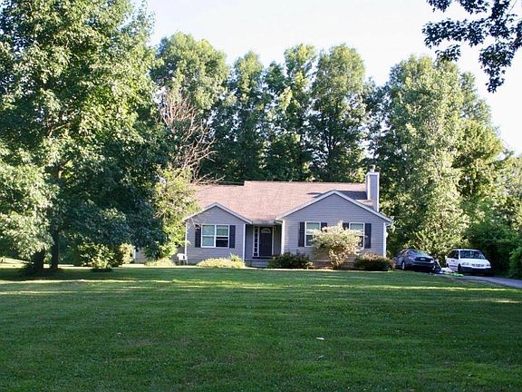 2nd image of 643 Woodside Dr