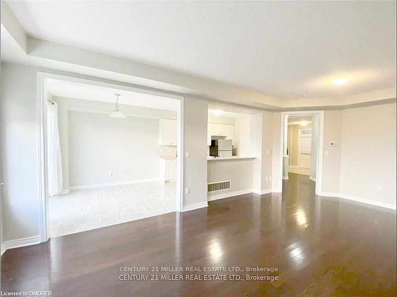 Oakville Townhouse for rent - 3 Bedrooms — photo 3