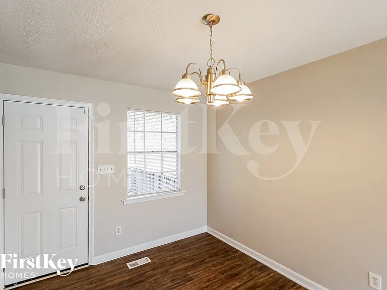 634 14th Ave NW — Photo 5