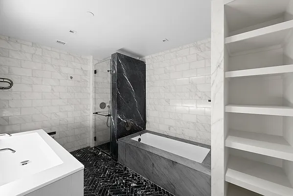 Rented by SERHANT. | media 29