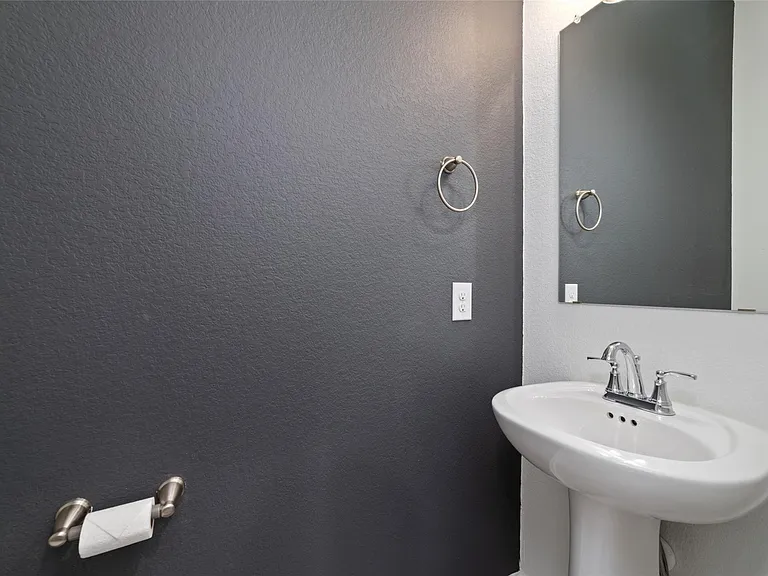 331 E Coralburst Loop — Photo 18