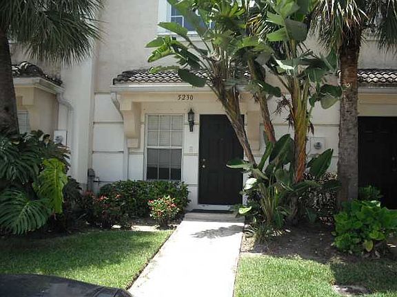 3rd image of 5230 Palmbrooke Cir
