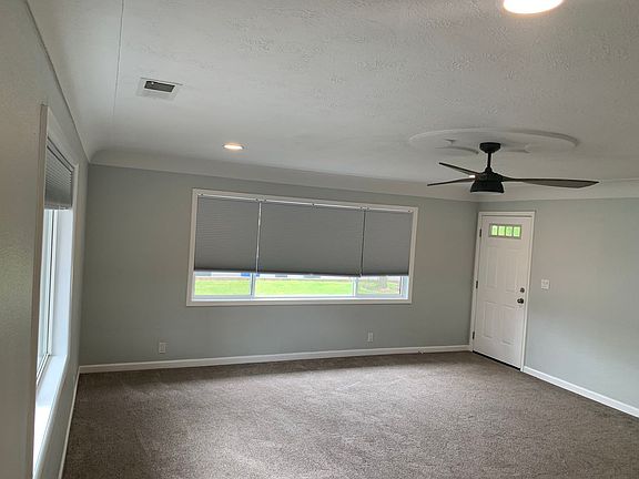 3rd image of 2362 Evergreen Ave NE