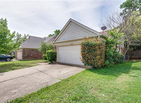 3rd image of 2533 Creekwood Ln